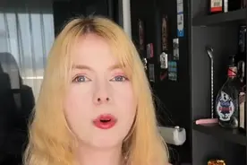 后续来了！外国女博主回应巴黎遍地排泄物：那是荷尔蒙的浪漫气息图片