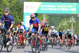 “西南坡王”横空出世！全国236名自行车爬坡大师挑战山路十八弯图片