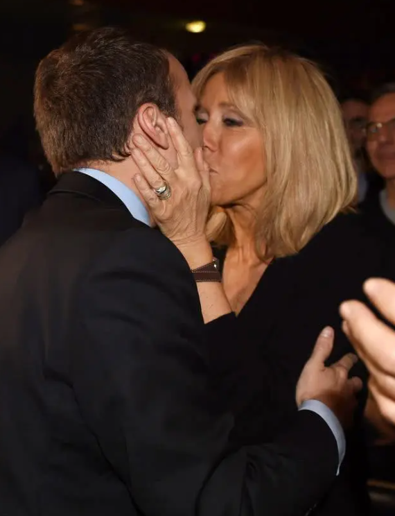 布丽吉特:爱上自己小24岁学生,成为法国第一夫人,前夫为爱放手