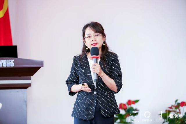 全球乳业人才培训中心结合中国企业家俱乐部进行创新转型进建论坛
