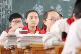 学霸也有不甘！男生因数学只考147分落泪，有资格安慰的人可不多图片