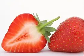 关于草莓的5个传言，你信吗？真相是啥？正确分辨，才能放心食用图片