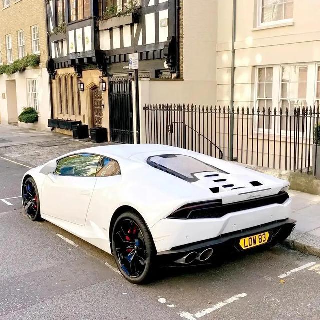 全屏超高清的超跑豪车壁纸 .欣赏一下 ！#创作灵感