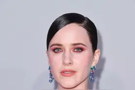 这是不是你们喜欢的瑞秋·布罗斯纳安(Rachel Brosnahan)啊？图片