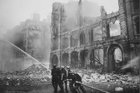 伦敦大轰炸，盟军击碎德军的信心！图片