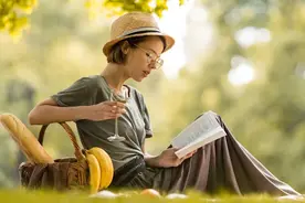 不必等风来，跑起来就有风图片