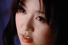 40岁薛凯琪惊艳亮相，力破整容传闻，抹胸仙女裙梦回狐妖小唯图片
