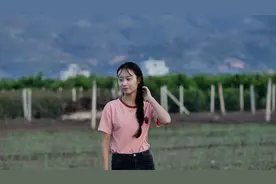 论卖货，很多明星大V都得服这个卖蒜的姑娘图片