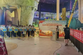 游客被困“海盗船”怎么办？湖北省市场监管开展大型游乐设施应急演练图片