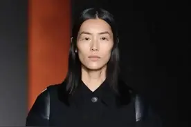 众星时装周生图曝光：杜鹃、张嘉倪惊艳四座，刘雯丑、蔡徐坤脸垮图片