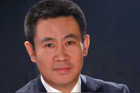 央视主持人赵赫：退休半年就因病离世，留下的遗言让妻子潸然泪下图片