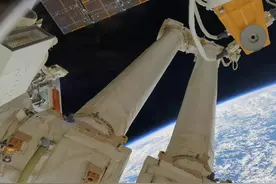 天宫空间站第二套机械臂：双臂对接、爬行样样精通，还能跨舱搬货图片
