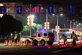 “鬼火摩托车”夜夜炸街！炸街党竟都是14、15岁少年！原因吓坏交警！图片