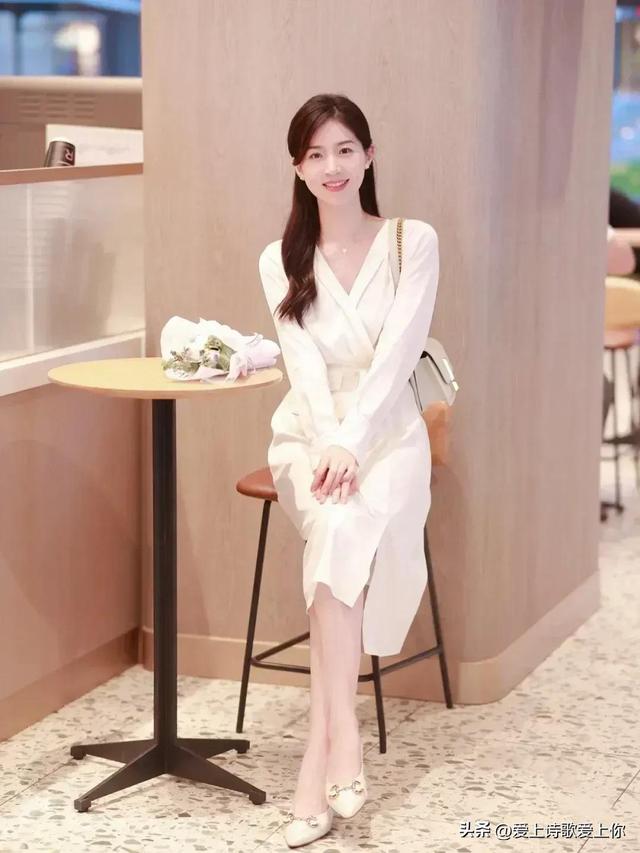 情感故事：被美女组长虐，可我离别时，她却爱上了我