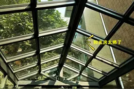 真是后悔，花大价钱做阳光房，夏天又闷又热，铺上竹帘终于舒服了图片