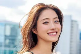 有种显高穿搭叫“石原里美”，时髦又高级，小个子女生快学起来图片