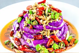 “头伏饺子”，二伏吃啥更讲究，5句老话看懂，寓意家人平安度伏图片