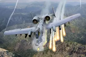 老当益壮的“坦克开罐器”A-10攻击机图片