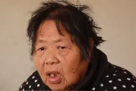 江苏75岁老人重病在床，5个子女拒绝赡养，理由：她不配当母亲图片