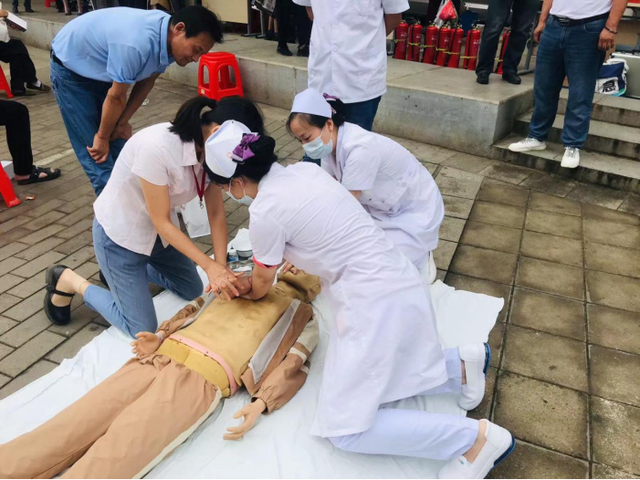 武汉东湖新技术开发区豹澥街道开展消防安全宣传暨演练活动