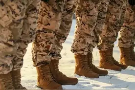 解放军和武警配发的21式作战靴，从实战角度考虑，4处变化很科学图片