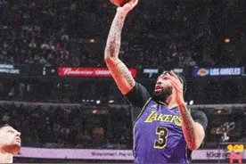 戴维斯38+10詹姆斯25分湖人复仇轻取公牛！图片