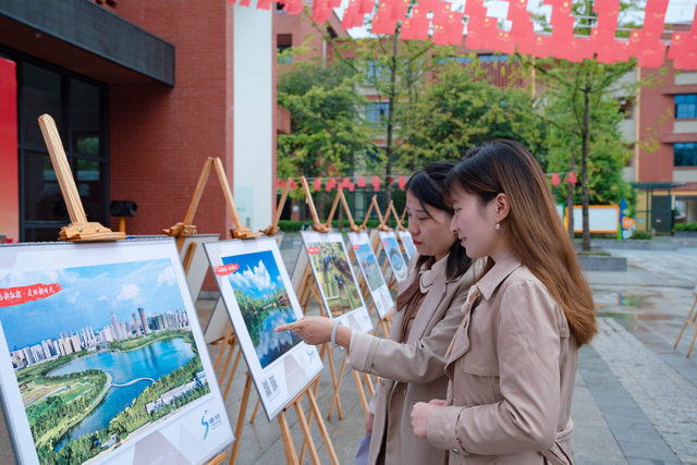 20���������10����ѧУ½��չ�����ⳡ������Ӱչ���ݴ���