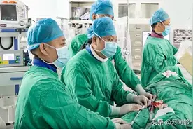 打麻将时突发腹痛 ！医生提醒：需警惕“腹主动脉瘤破裂”危重症图片
