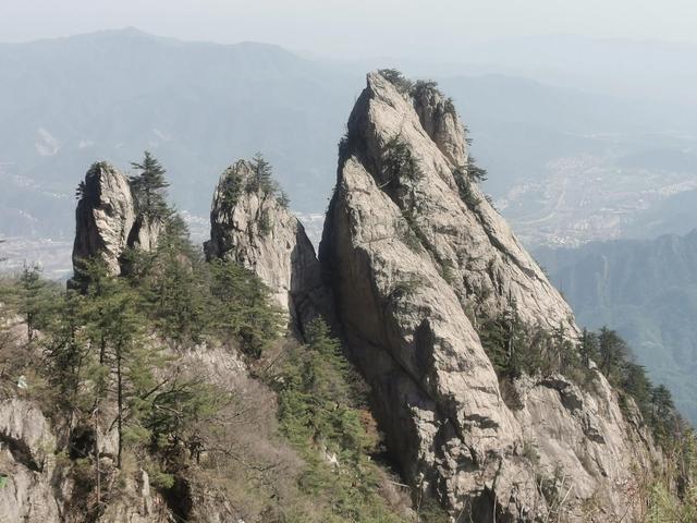 老君山，70岁老人登顶累不累？（逍遥游7）
