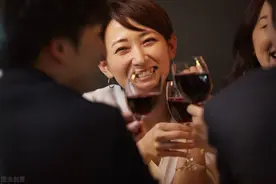 只要方法对了，喝酒怎么喝都不会醉图片