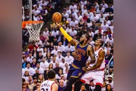 NBA五大“非人类”瞬间：罗德曼飞身救球，奥尼尔背人扣篮图片