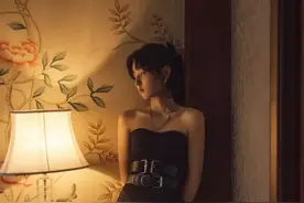 换肩如换人，张子枫的斜方肌去哪了？图片