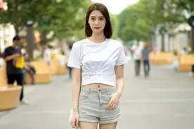 被杭州街拍小姐姐惊艳了！穿衣“短一截”时髦有女人味，够高级图片