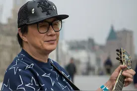 73岁的许冠杰：谭咏麟唯一的偶像，张学友认可的歌神，他有多牛？图片