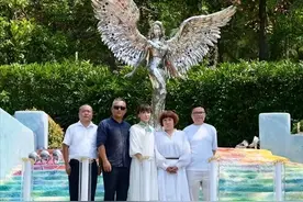 李玟雕像揭幕于烈士纪念公园？网友炮轰：“她算老几！”图片