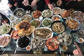 上海女子头回去东北婆家，顿顿“剩菜”心生不满，老公：我更委屈图片