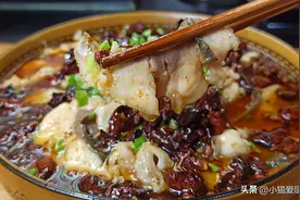 这么做的水煮鱼，麻辣鲜香滑嫩无腥味，一次做一盆不够吃，太香了图片