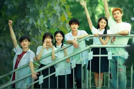 又一部饶雪漫作品！电影《沙漏》官宣定档6月21日：一场关于青春里的疼痛，一段至死不渝的友情图片