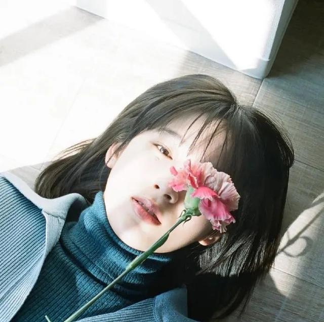 情感图片头像女生,女人是否渴望恋爱,看她的微信头像就知道了,以下几