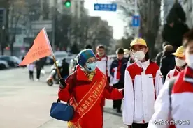 “西城大妈”护航开学季——安全上学有我们图片