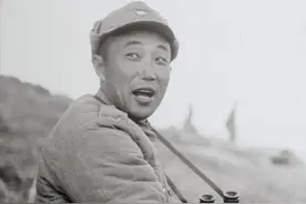 李弥靠唱戏躲过民兵盘查，从淮海战场逃脱，事后吹嘘：艺多不压身图片