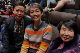 江美仪与前夫罕同框，包场请对方家人看电影，离婚7年仍像一家人图片