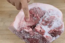冰箱里的肉，冻多久就不能吃了？长期吃久冻肉会致癌？一次说清楚图片