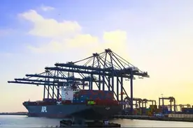 美国网友问：不明白为什么世界上还有这么多人喜欢中国和中国人？图片