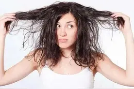 长期用“盐水”洗头，坚持一段时间后，或会收获3个变化不妨试试图片