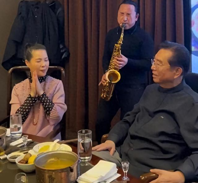 李天一被维也纳学院录取，李双江举家移民美国，婴儿用品惹争议！