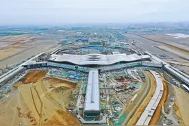 李永明调研检查中建八局乌鲁木齐机场改扩建项目图片