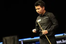 斯诺克爆出冷门！中国名将5-0横扫排名赛冠军，周跃龙连赢5局晋级图片