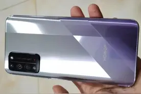 荣耀最后一款麒麟芯5G手机：荣耀Ⅹ10，畅玩王者吃鸡，可再战3年图片