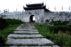 古镇回眸 | 青岩古镇·历久弥新风情绕，老街古巷诗墨浓图片